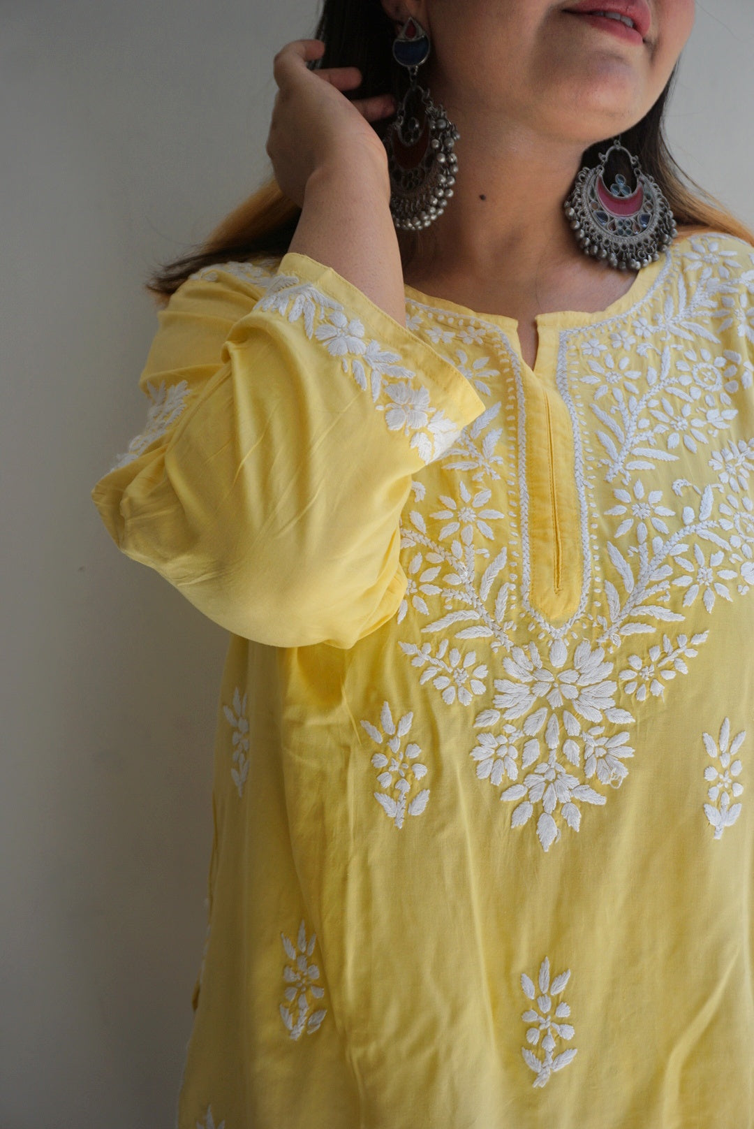 Chikankari short kurti(mulmul)