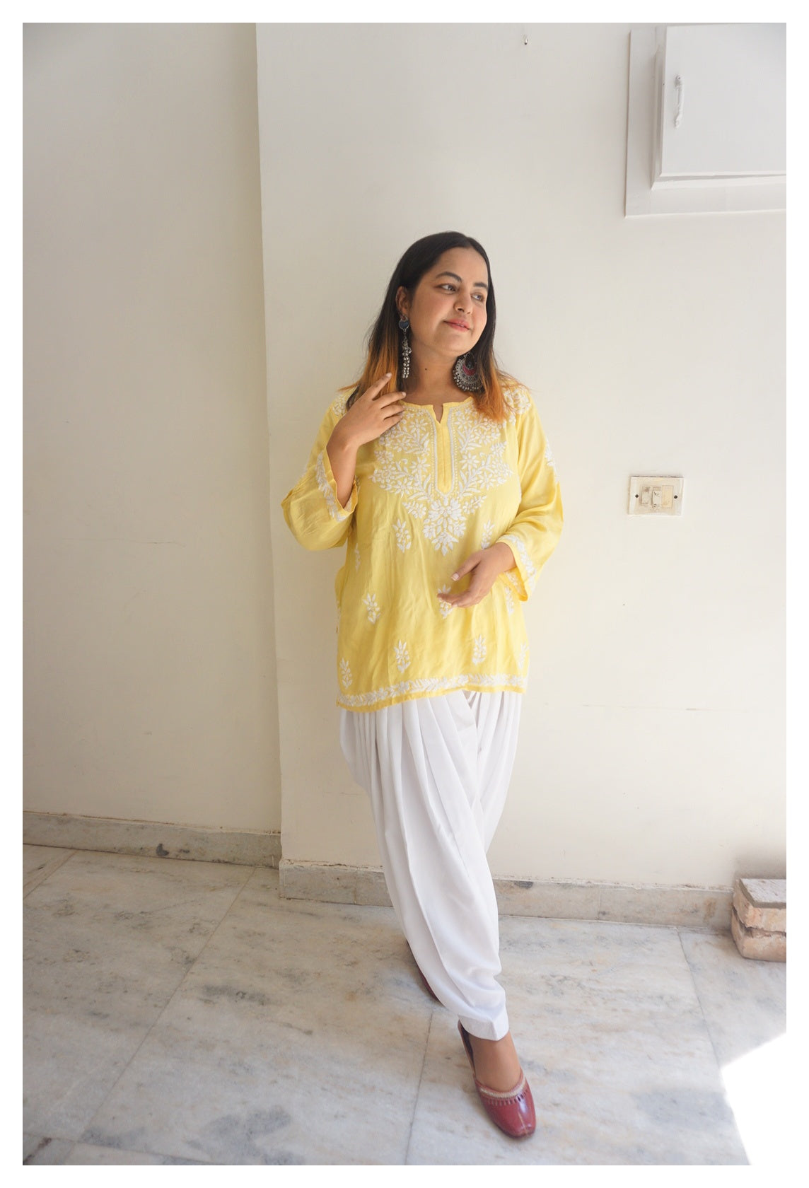 Chikankari short kurti(mulmul)