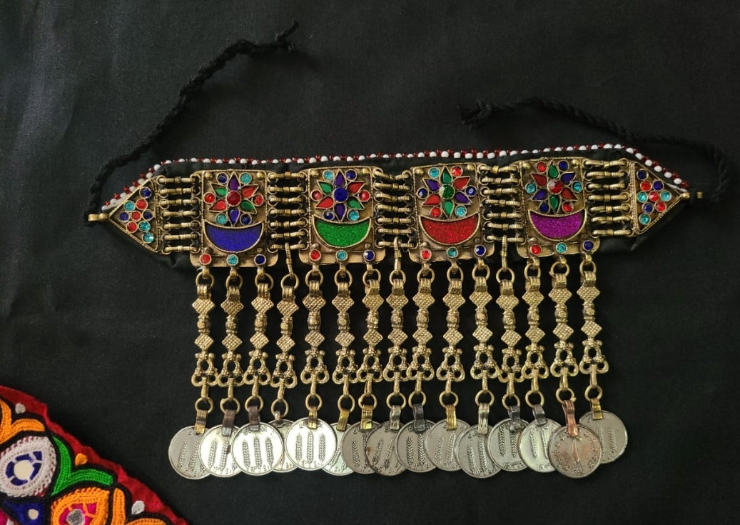 Afghani choker